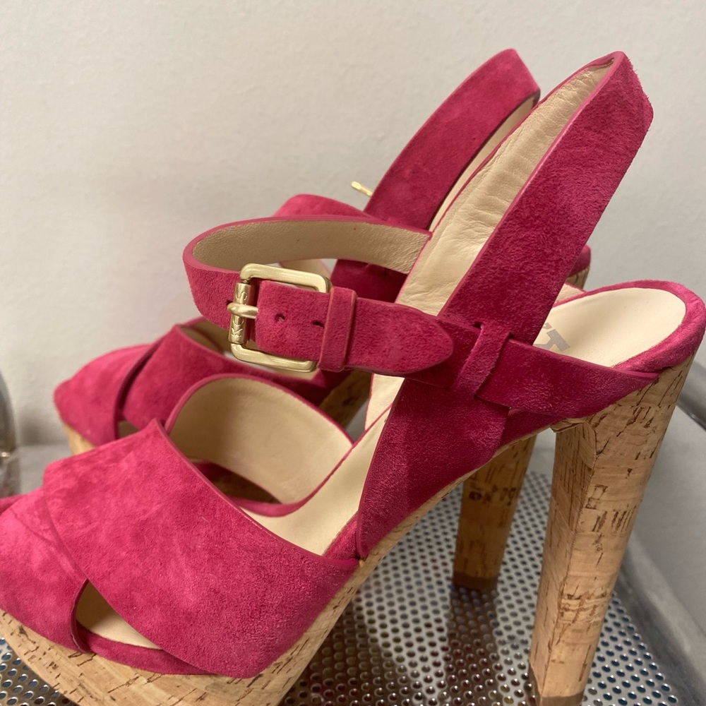 Michael Kors Fuschia Size 7 Suede Shoes w/Wooden heel. No Stains/Ships W/O Box.